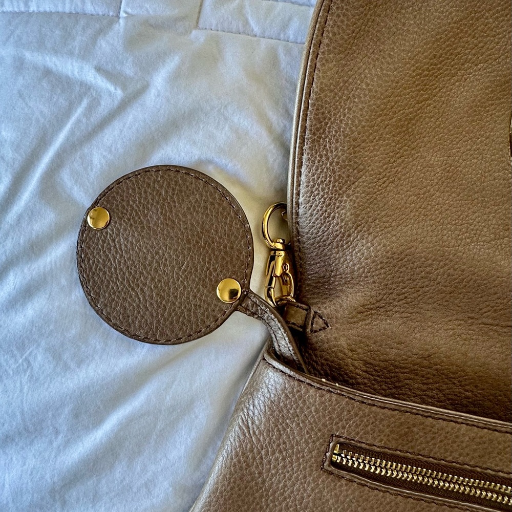 Tory Burch Beige Crossbody Bag with Gold Accents - Picture 6 of 10
